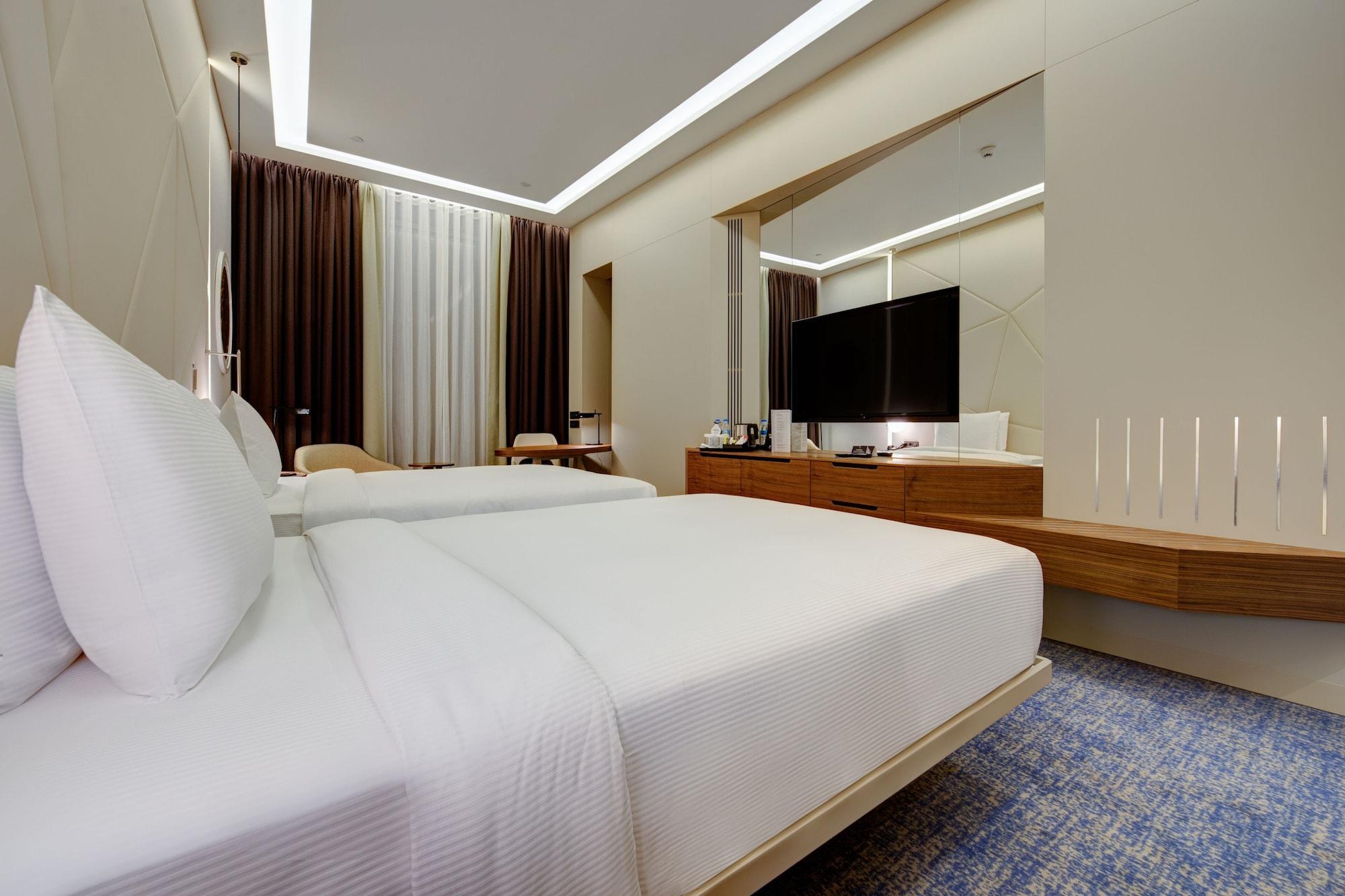 Hotel Doubletree By Hilton Adana Esterno foto