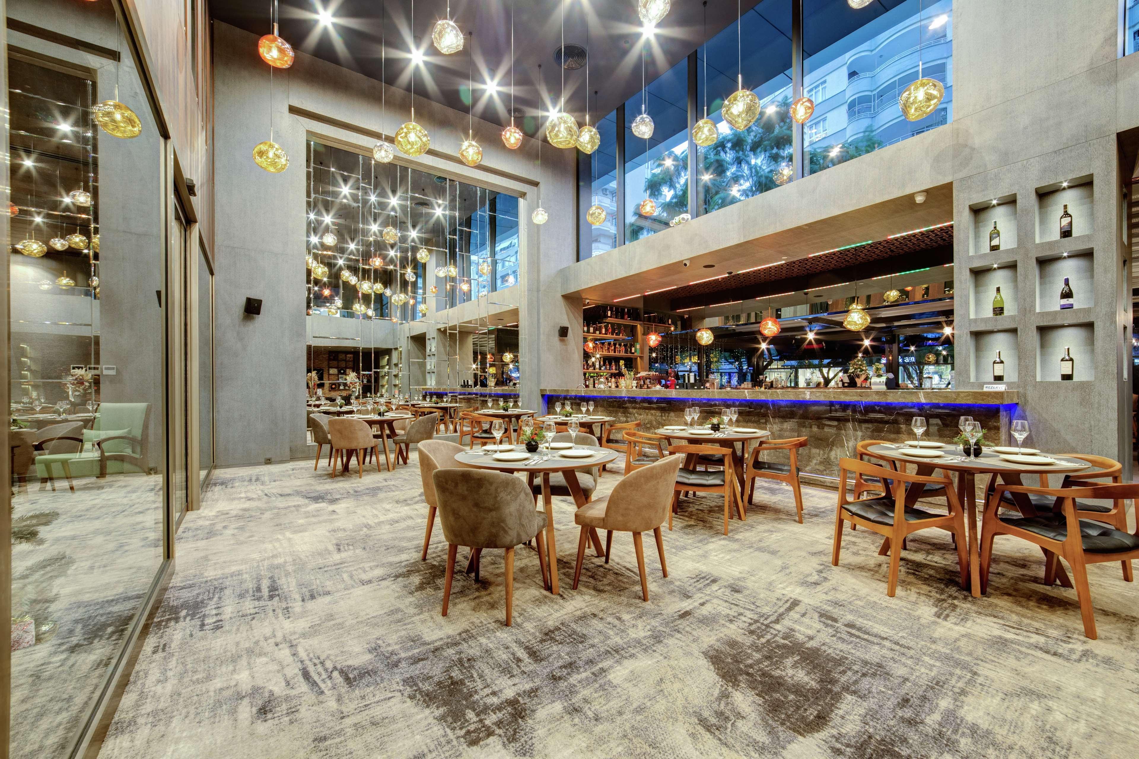 Hotel Doubletree By Hilton Adana Esterno foto