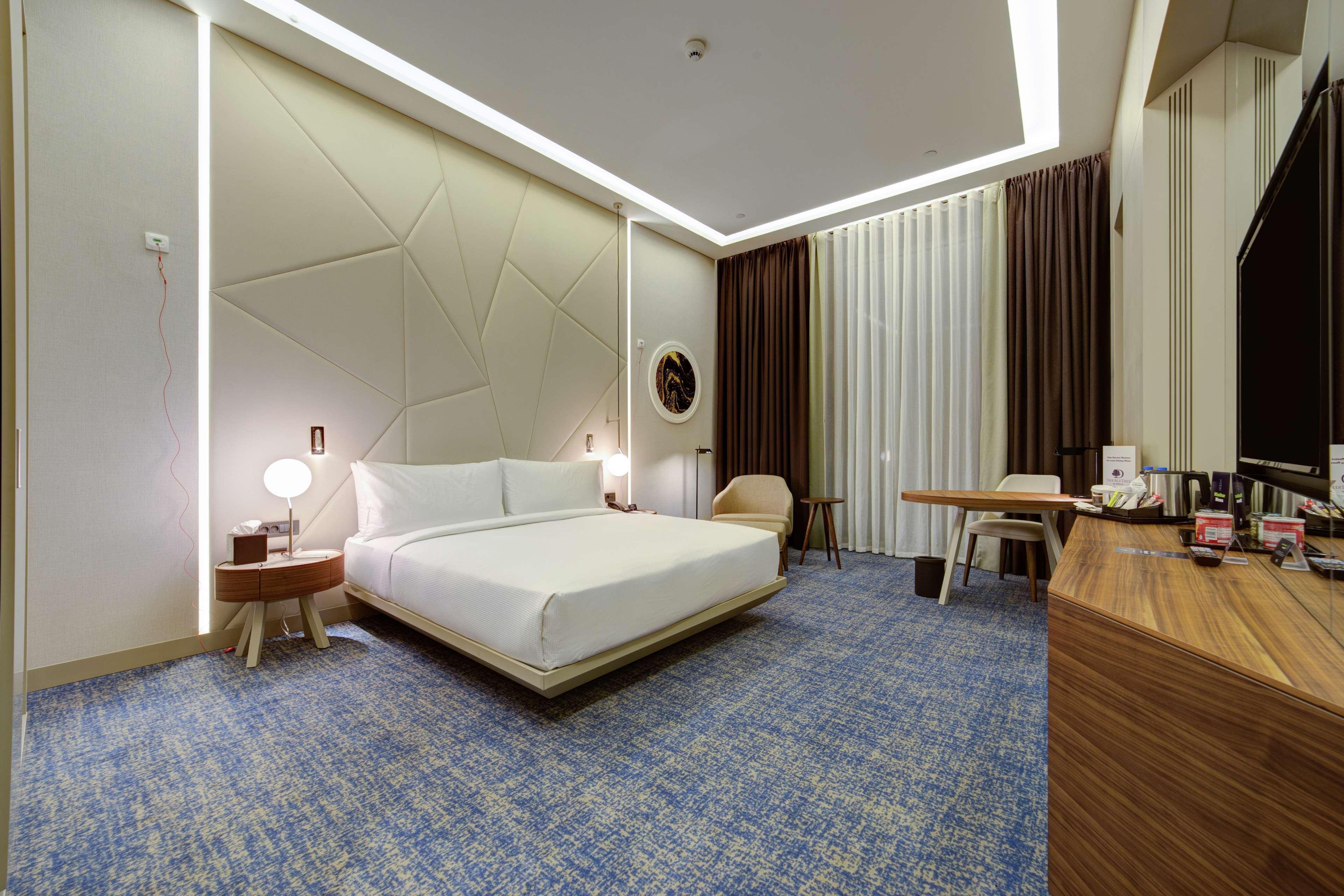 Hotel Doubletree By Hilton Adana Esterno foto