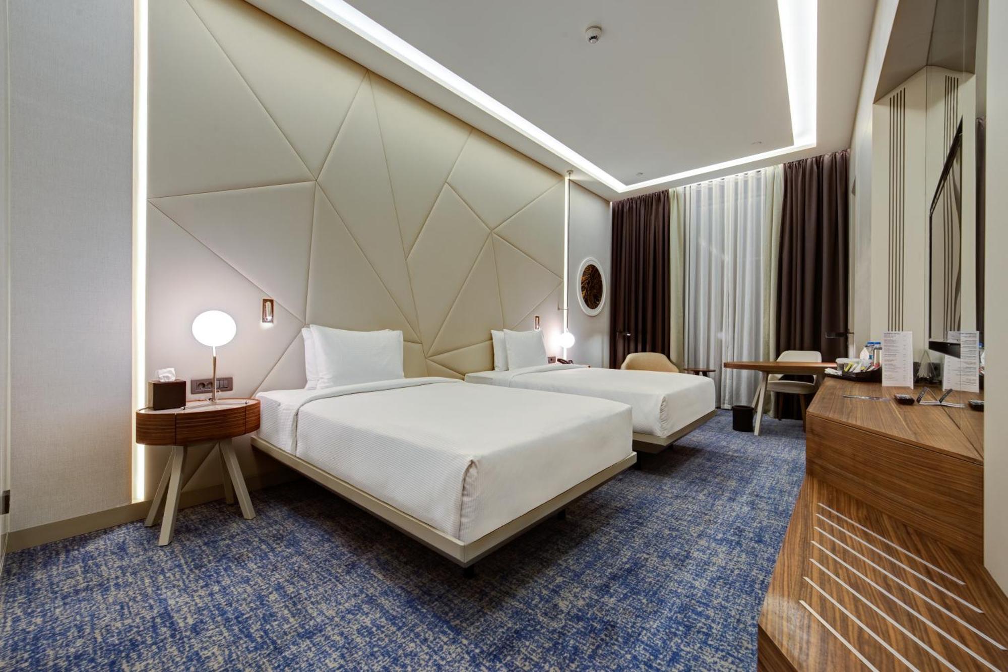 Hotel Doubletree By Hilton Adana Esterno foto