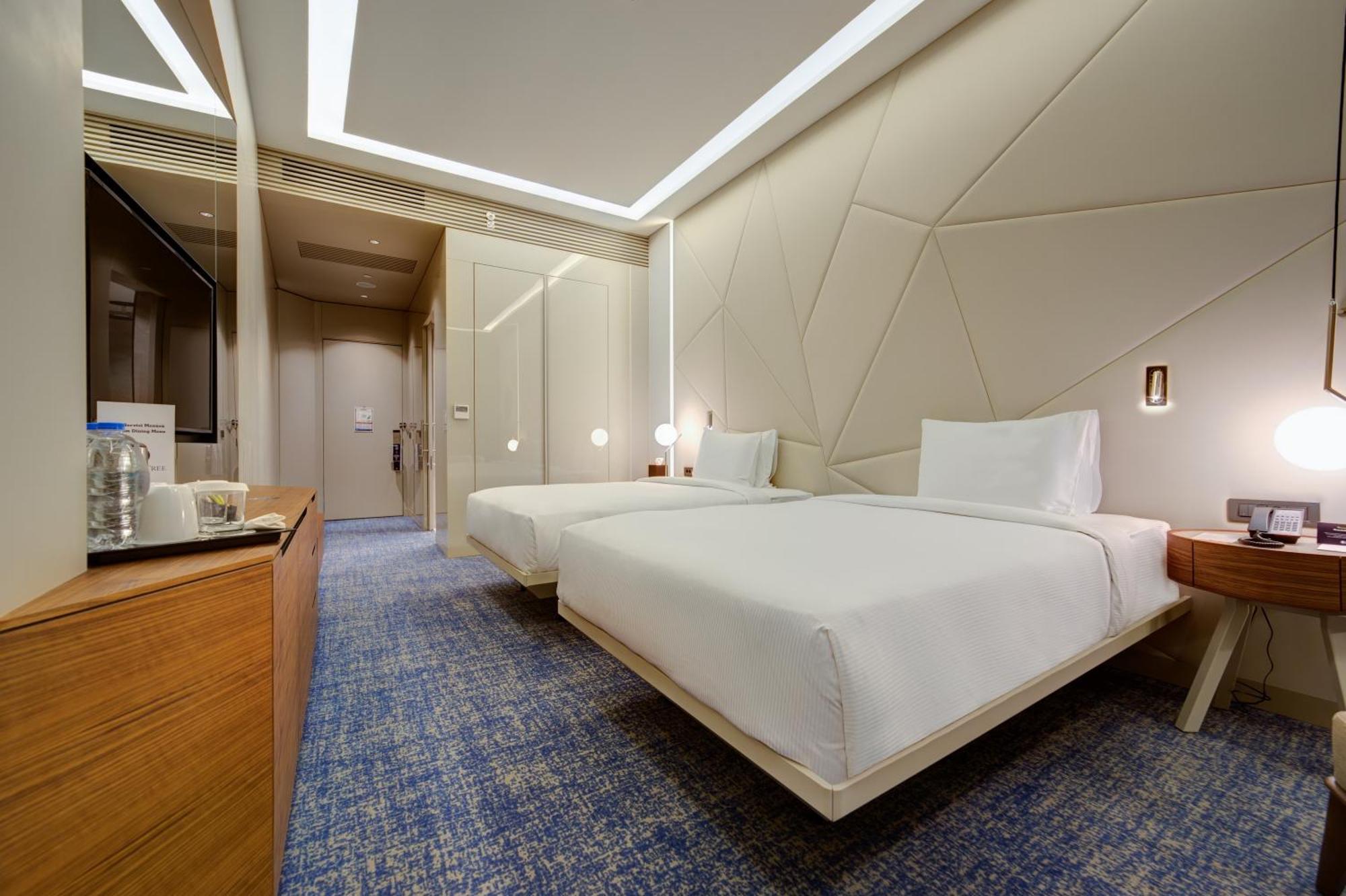 Hotel Doubletree By Hilton Adana Esterno foto