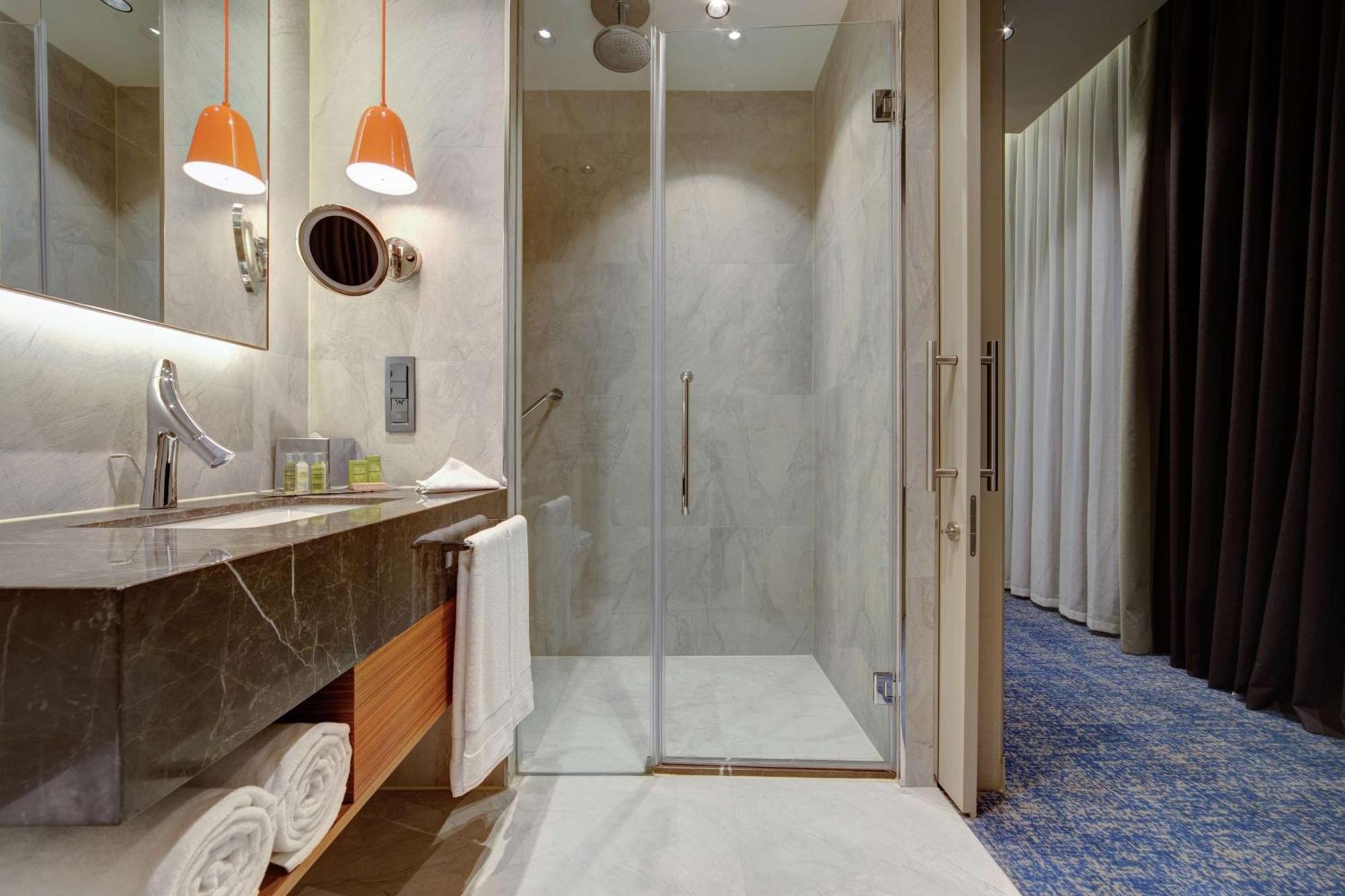 Hotel Doubletree By Hilton Adana Esterno foto