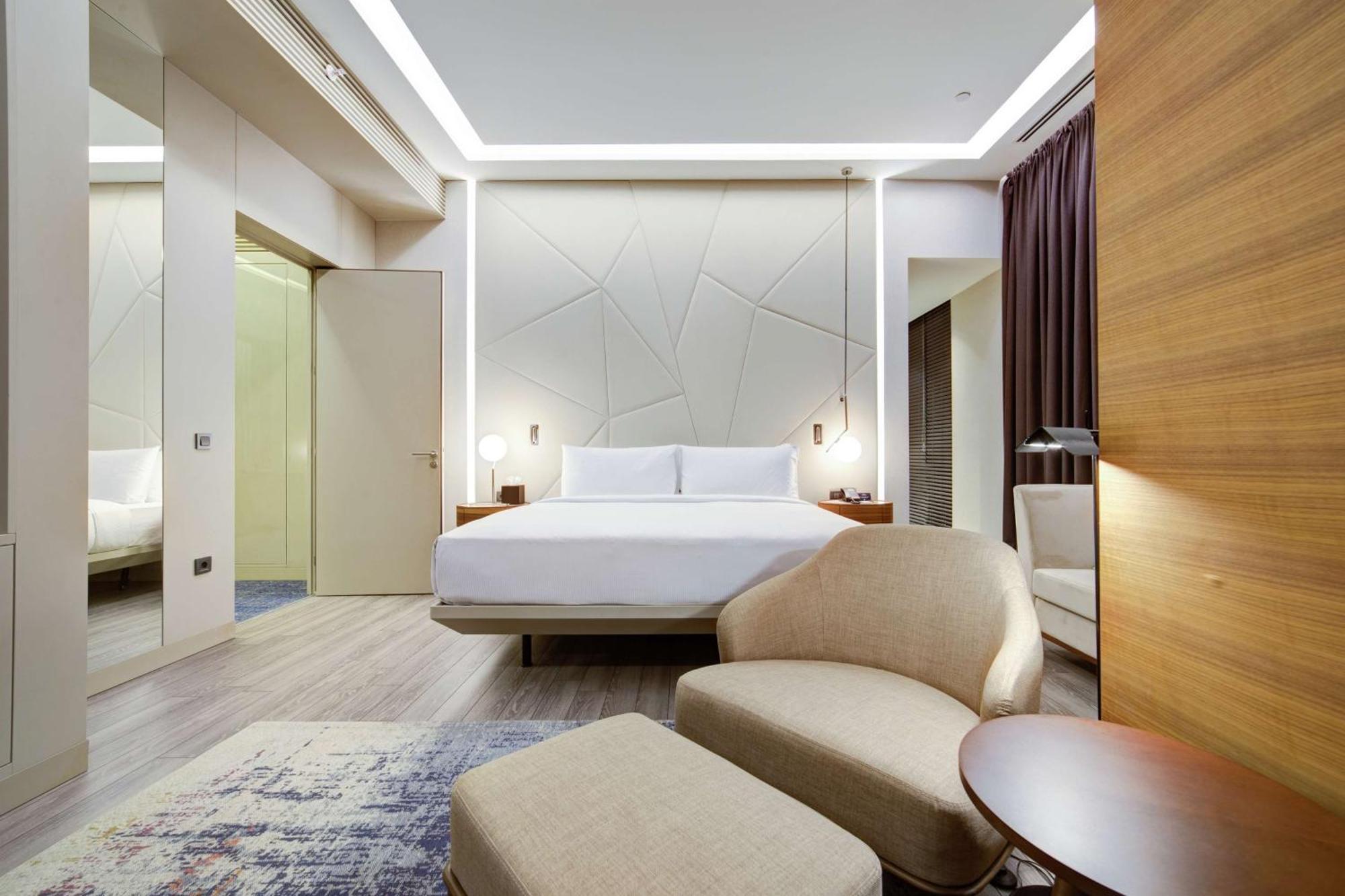 Hotel Doubletree By Hilton Adana Esterno foto