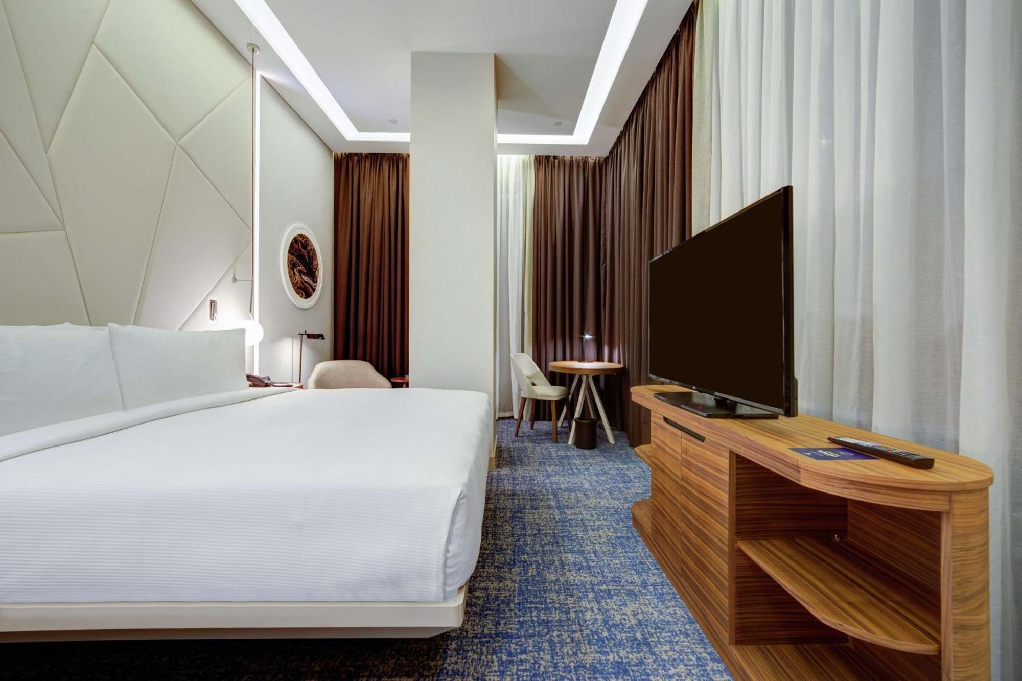 Hotel Doubletree By Hilton Adana Esterno foto