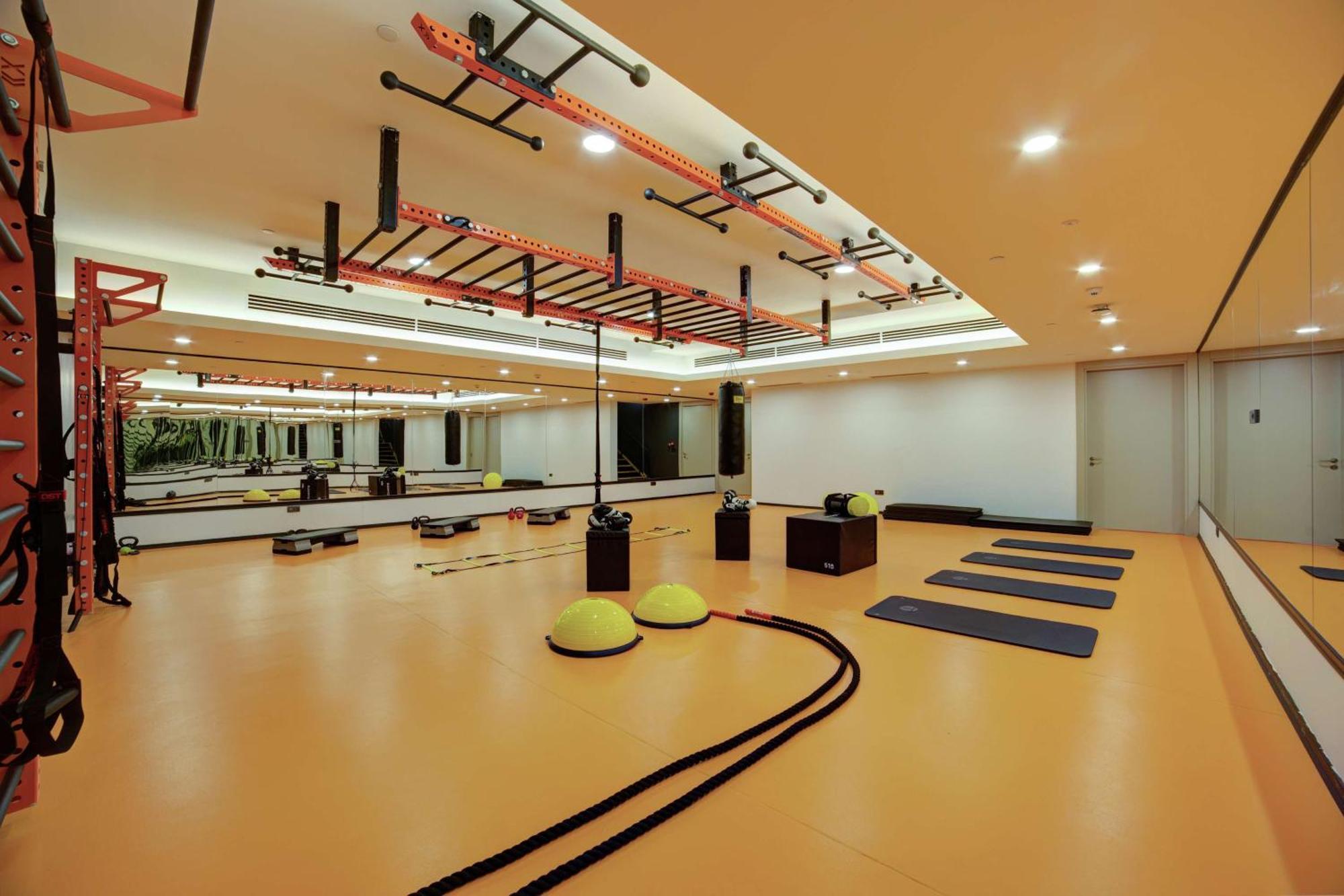 Hotel Doubletree By Hilton Adana Esterno foto