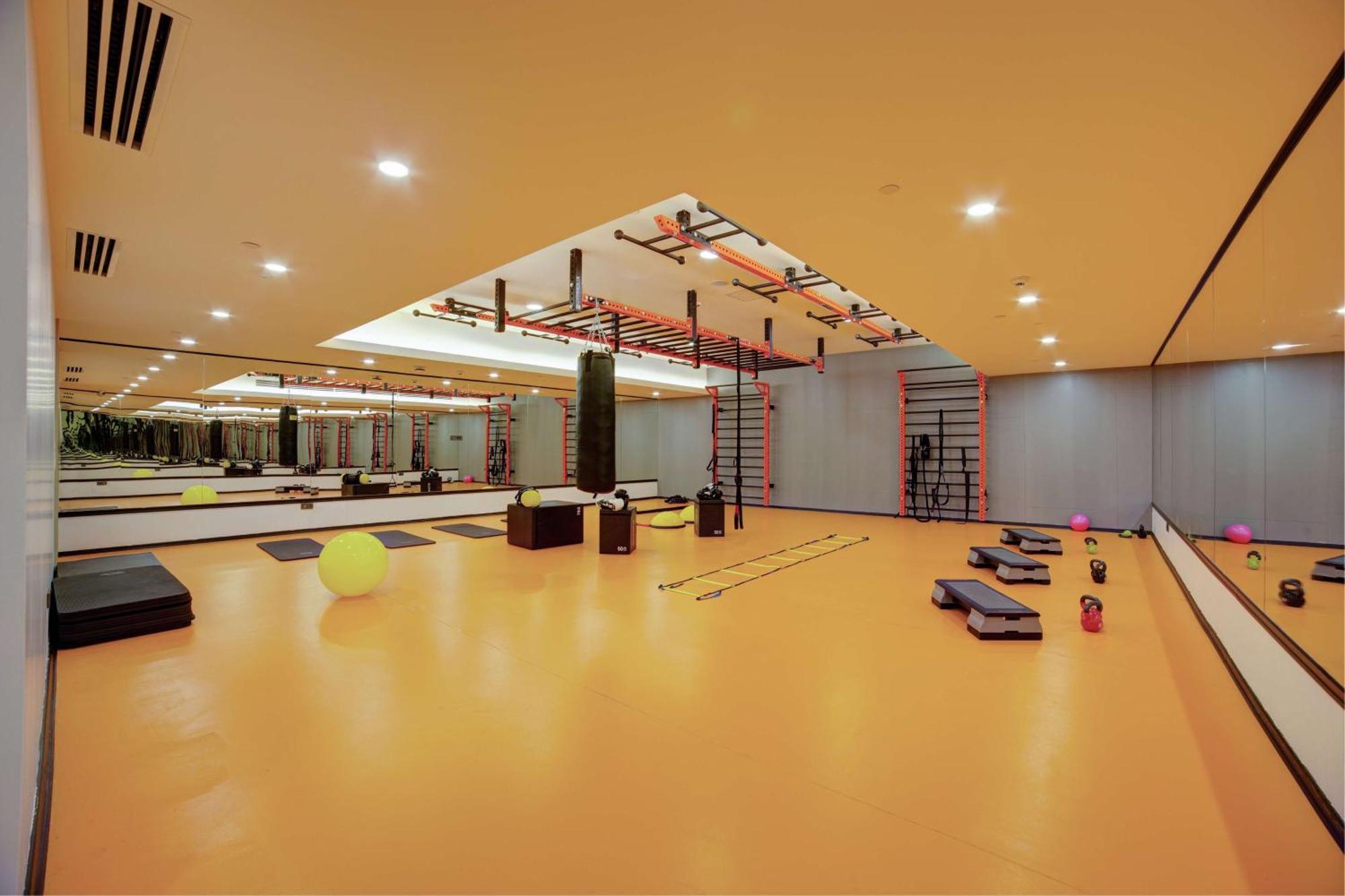Hotel Doubletree By Hilton Adana Esterno foto