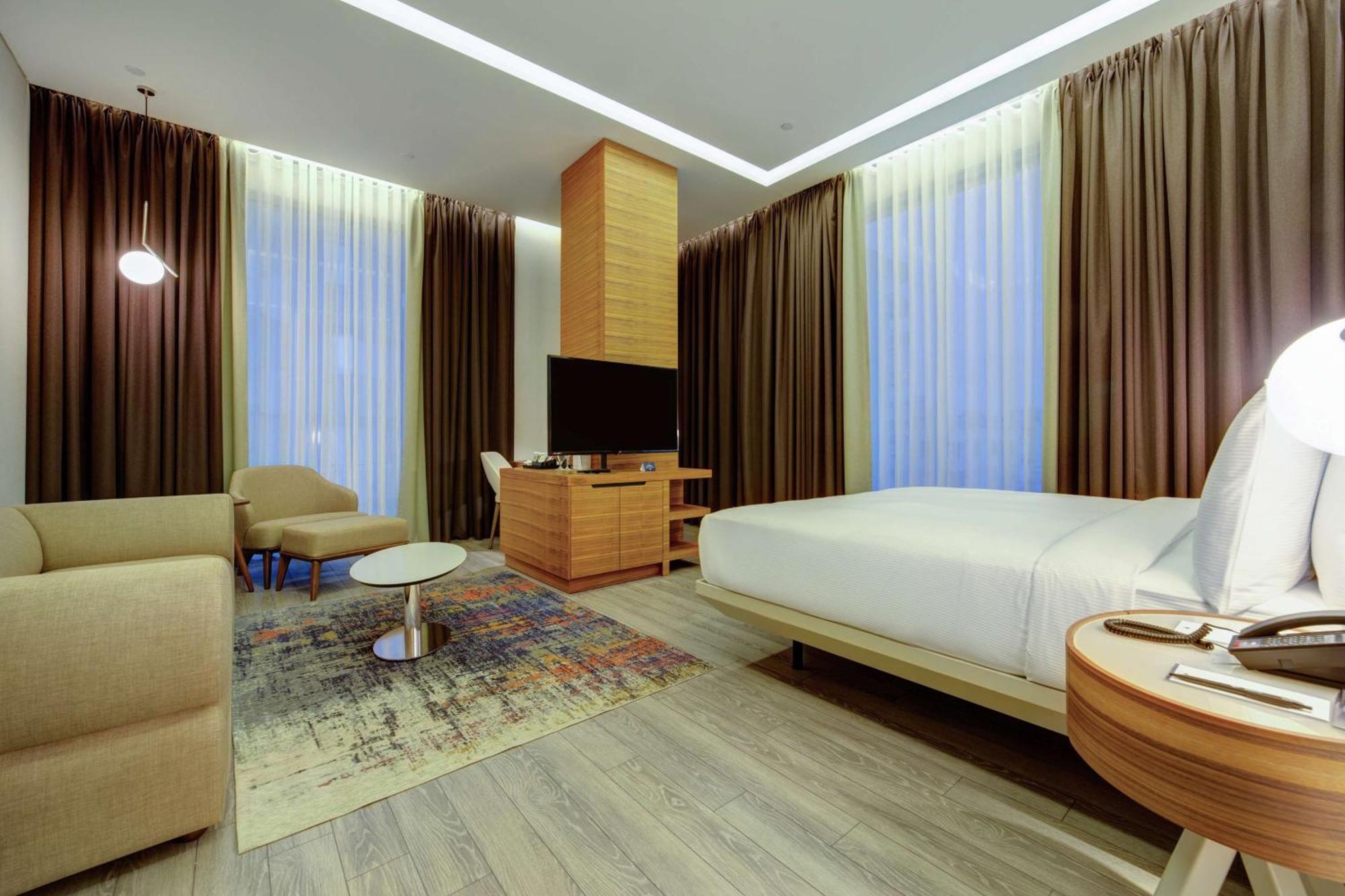 Hotel Doubletree By Hilton Adana Esterno foto