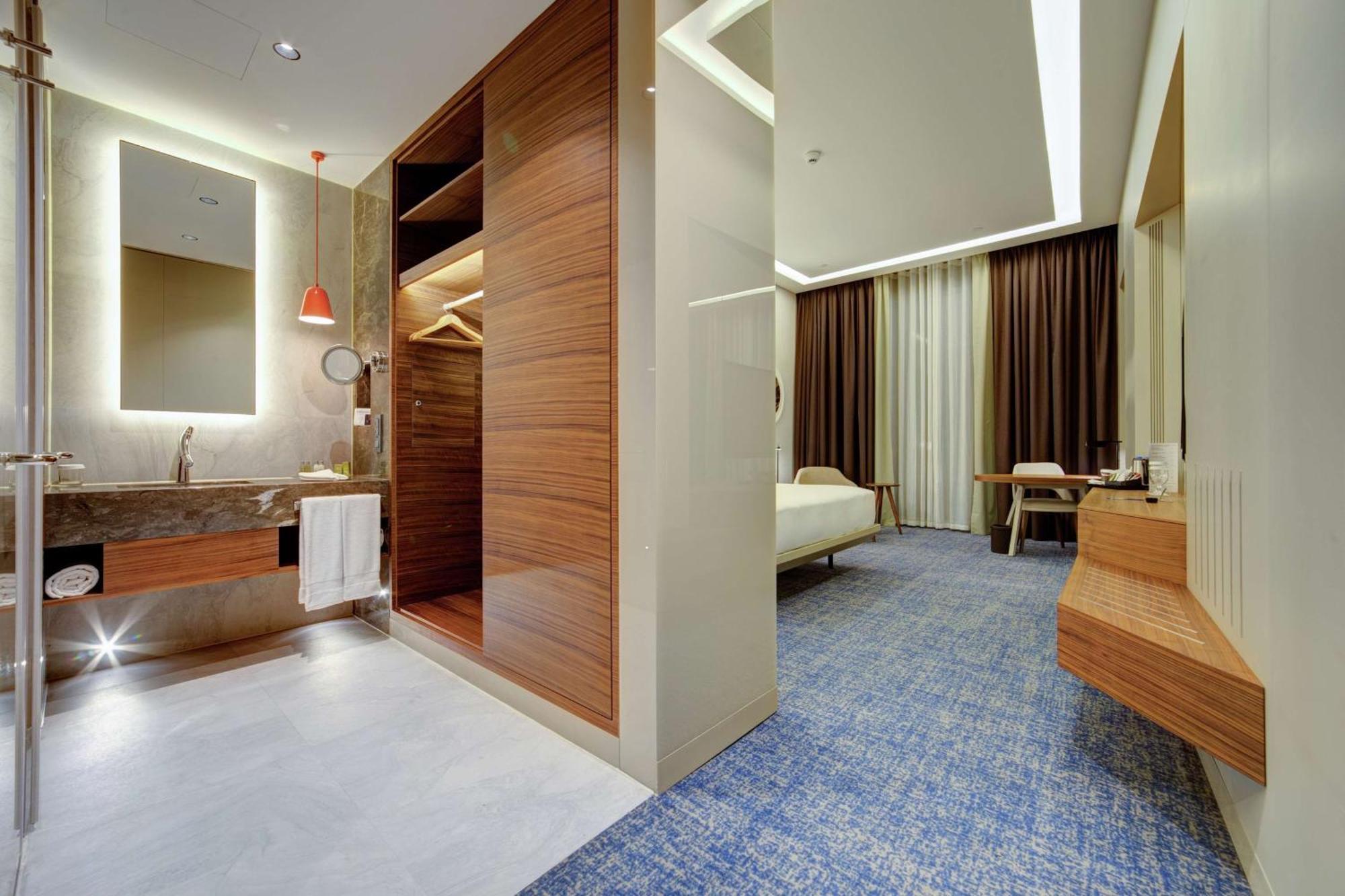 Hotel Doubletree By Hilton Adana Esterno foto