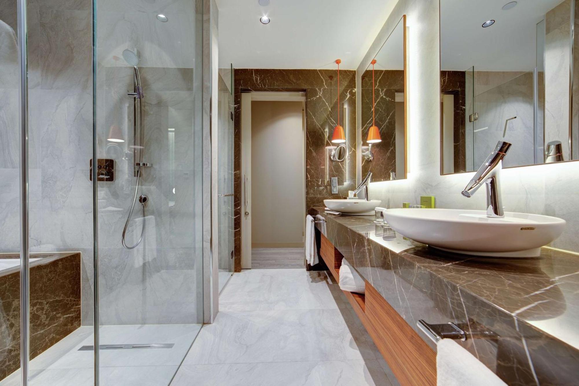 Hotel Doubletree By Hilton Adana Esterno foto