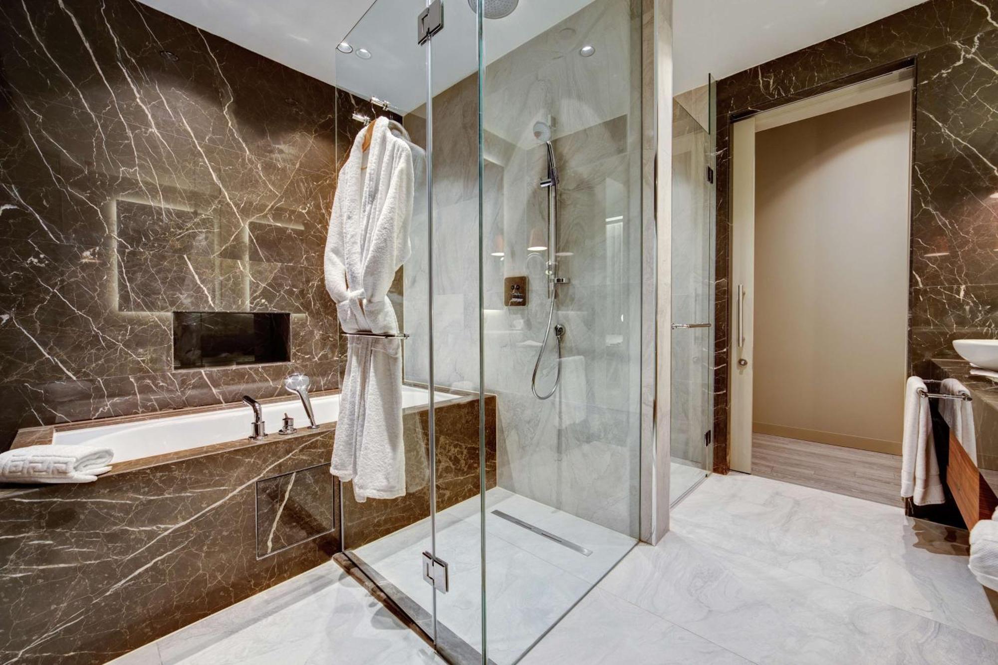 Hotel Doubletree By Hilton Adana Esterno foto