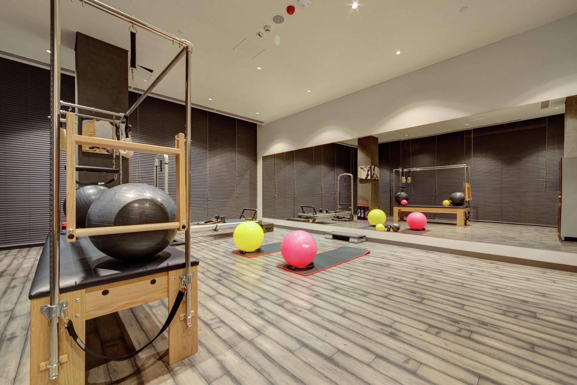 Hotel Doubletree By Hilton Adana Esterno foto