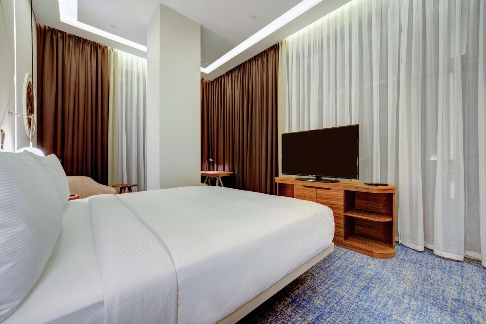 Hotel Doubletree By Hilton Adana Esterno foto