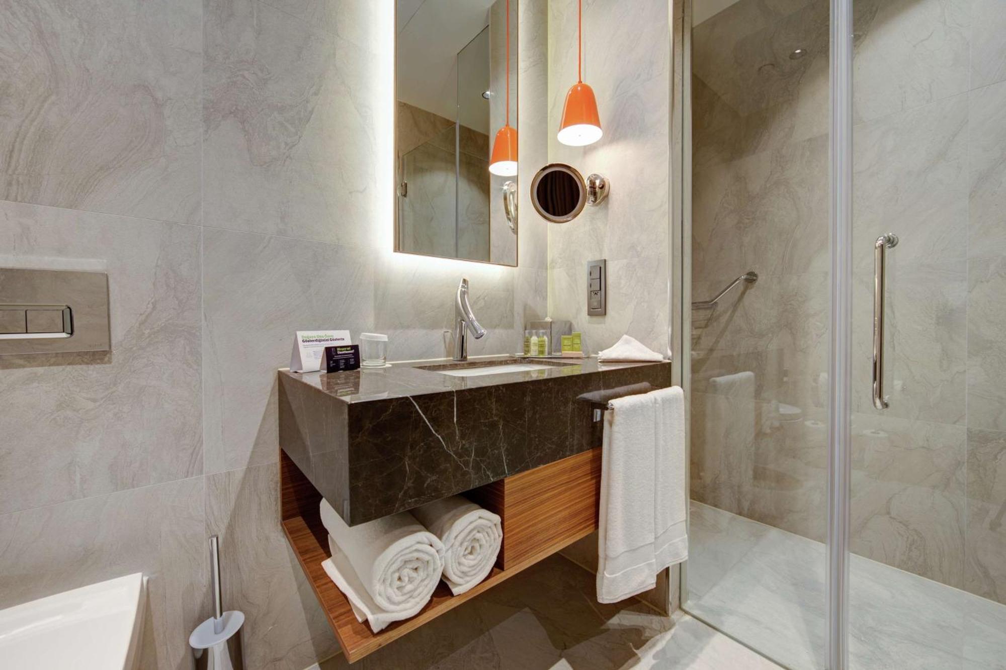 Hotel Doubletree By Hilton Adana Esterno foto